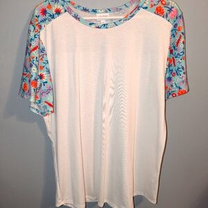 Women's Lularoe size XXL short-sleeve top